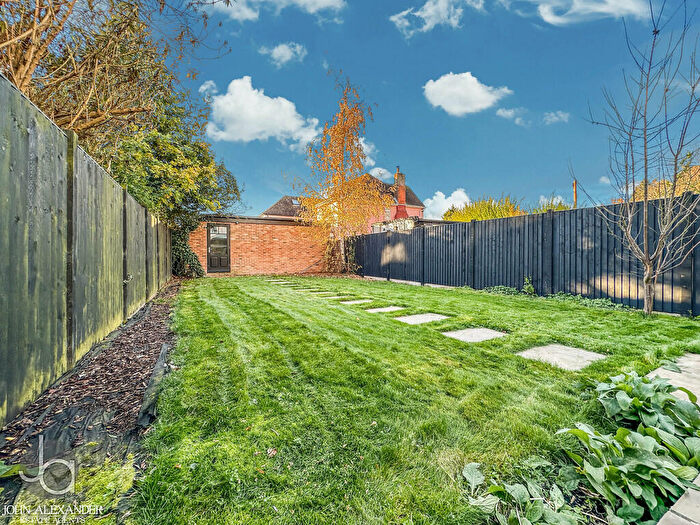 4 Bedroom Detached House For Sale In Straight Road, Colchester, CO3