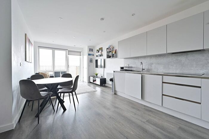 2 Bedroom Flat For Sale In Buxton House, Oxhey Drive, Bushey, South Oxhey, WD19