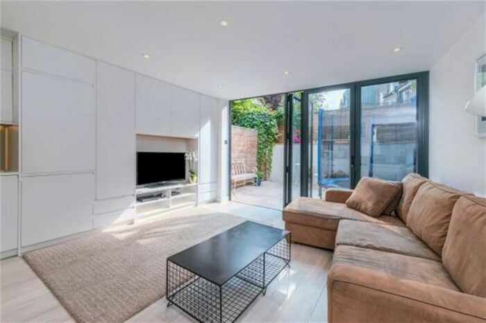 2 Bedroom Flat To Rent In Mountgrove Road, London, N5