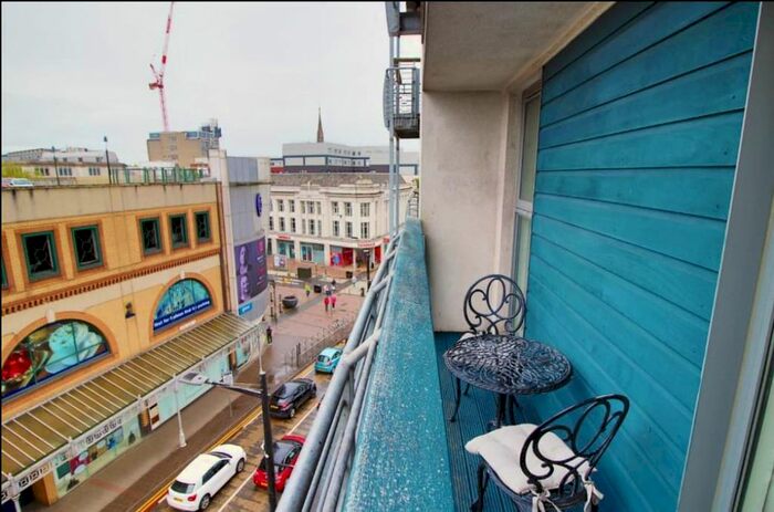 1 Bedroom Flat To Rent In Dumfries, The Aspect, Queen St, Cardiff, Caerdydd, CF10