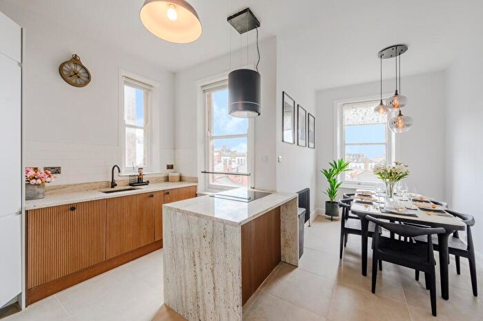 3 Bedroom Flat To Rent In Harvard Court, Honeybourne Road, NW6