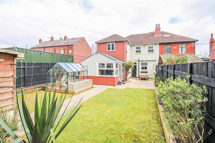 3 Bedroom Semi-Detached House For Sale In Lingwell Gate Lane, Lofthouse, Wakefield, WF3