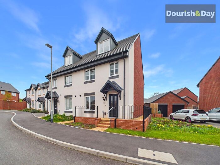 3 Bedroom Semi Detached House For Sale In Orford Gardens, Stafford, ST16