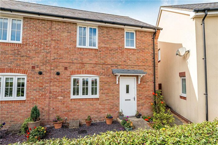 3 Bedroom Semi-Detached House For Sale In Wyndham Drive, Romsey, Hampshire, SO51