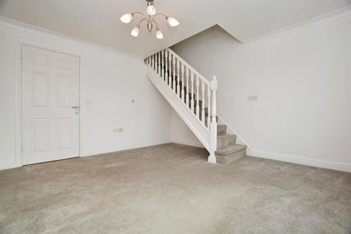 2 Bedroom Semi-Detached House For Sale In Sandpiper Way, Barton-Upon-Humber, DN18