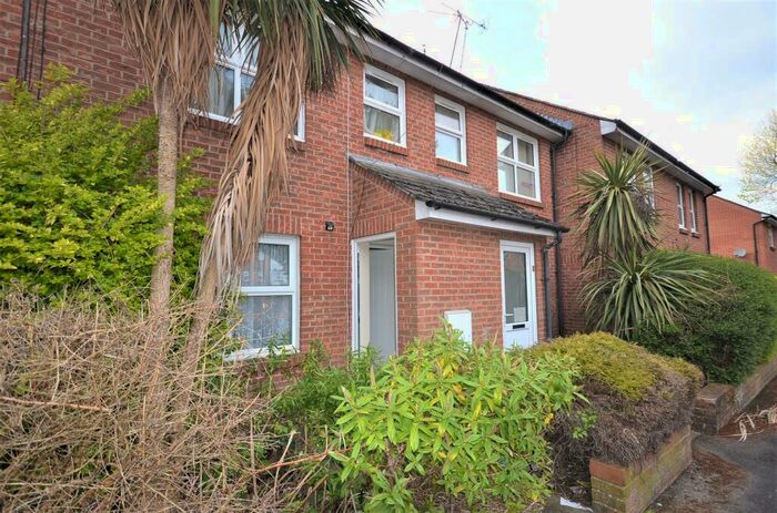 1 Bedroom Maisonette To Rent In Queens Road, Slough, SL1