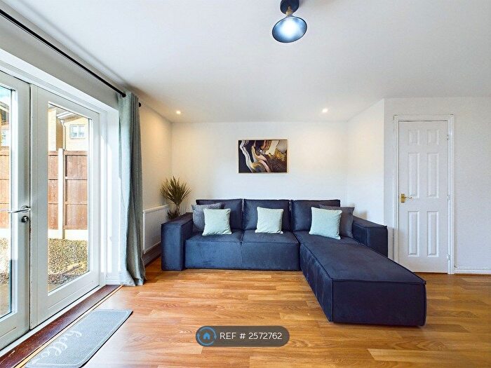 4 Bedroom Terraced House To Rent In Sotherby Walk, Cheltenham, GL51