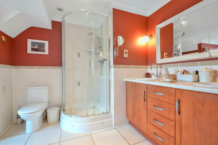4 Bedroom Detached House For Sale In Bedhampton, Hampshire, PO9