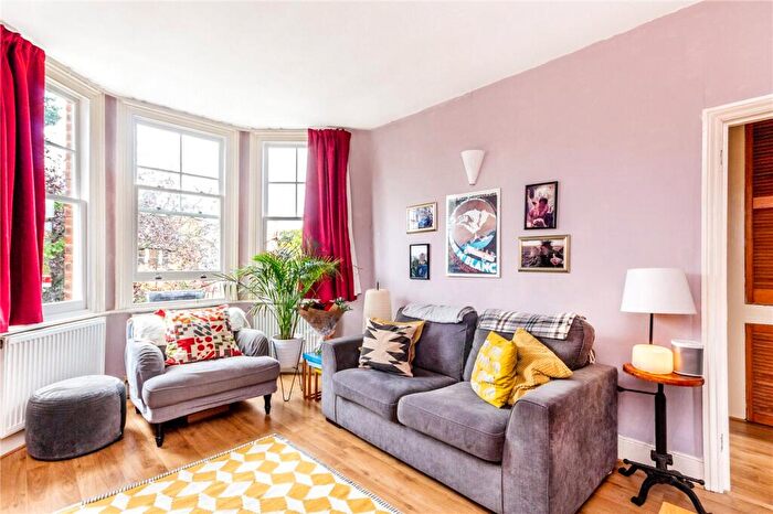 1 Bedroom Apartment To Rent In Solway Road, East Dulwich, London, SE22