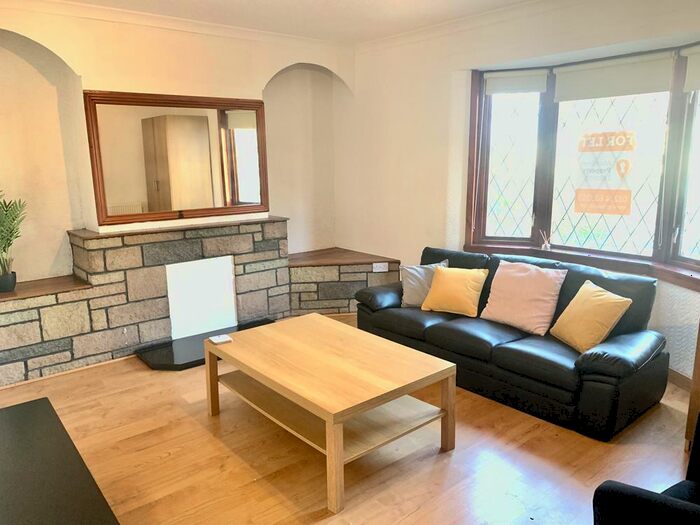 3 Bedroom End Of Terrace House To Rent In Devenick Place, Garthdee, AB10