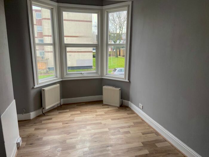 2 Bedroom Flat To Rent In East Street, Southend-On-Sea, SS2