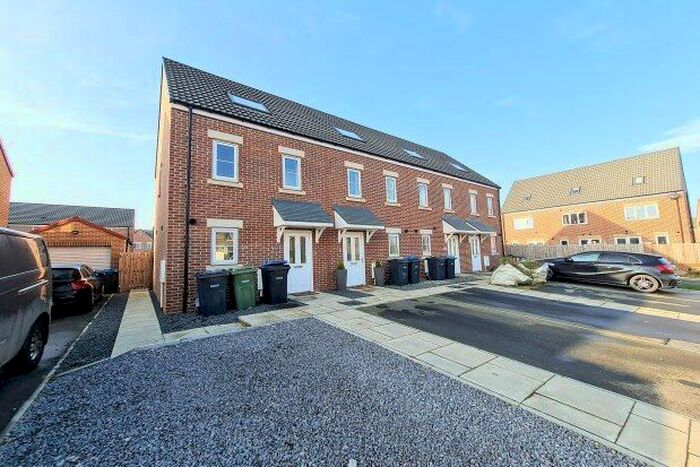 3 Bedroom Town House To Rent In Runnymede Way, Northallerton, DL6
