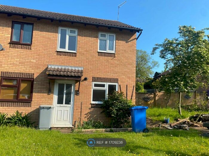 2 Bedroom End Of Terrace House To Rent In Walsingham Avenue, Kettering, NN15