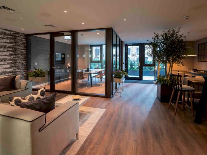 3 Bedroom Flat To Rent In New Kent Road, London, SE1