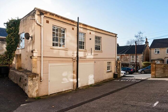 3 Bedroom Coach House For Sale In Harley Street, Bath, BA1