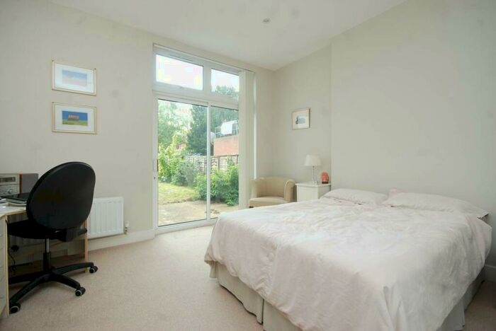 1 Bedroom Flat To Rent In Skardu Road, West Hampstead, London, NW2