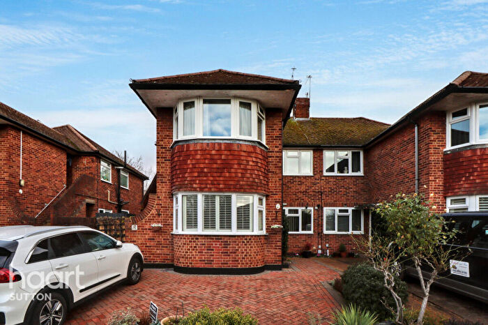 2 Bedroom Terraced House For Sale In Welbeck Close, Epsom, KT17