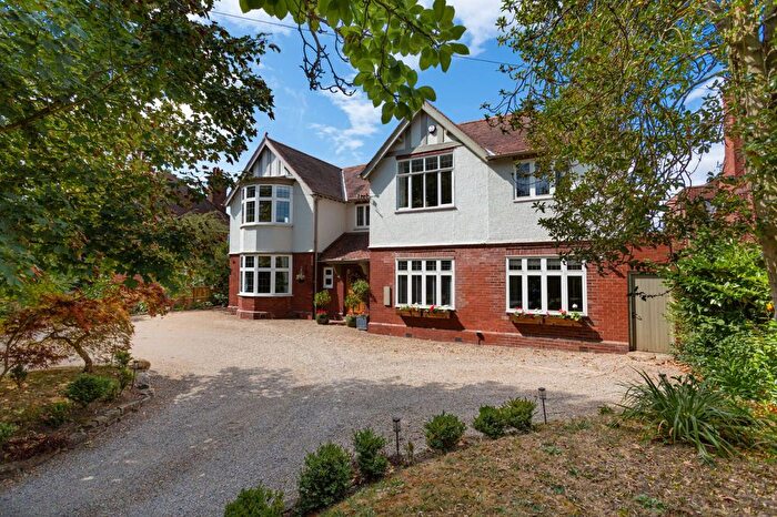 5 Bedroom Detached House For Sale In Main Street, Fulford, York, North Yorkshire, YO10