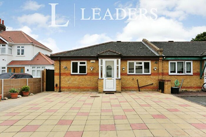 2 Bedroom Bungalow To Rent In Clock House Road, BR3