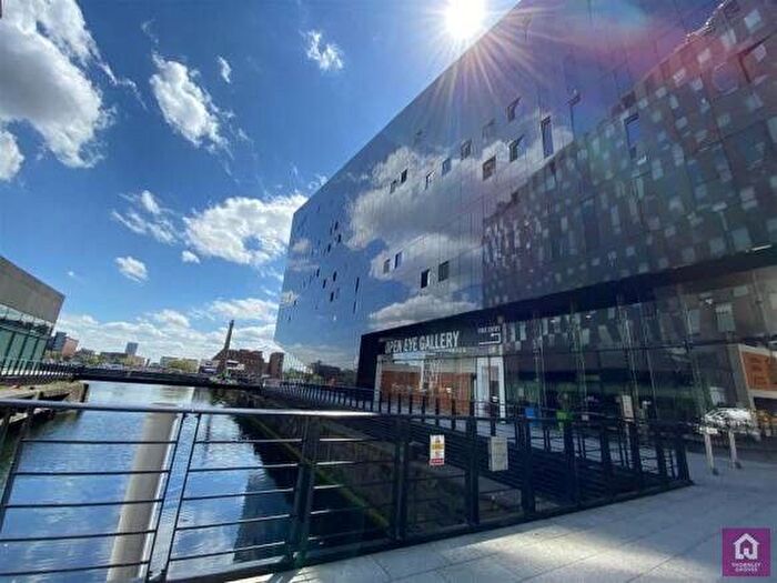 2 Bedroom Flat To Rent In Mann Island, Liverpool, Merseyside, L3