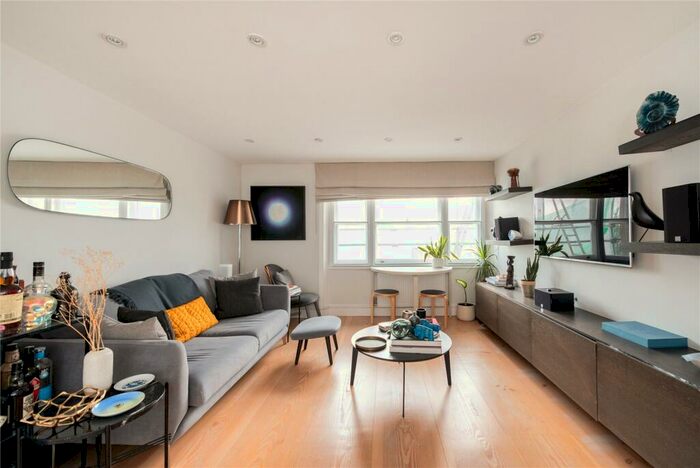 2 Bedroom Apartment To Rent In Belsize Square, London, NW3