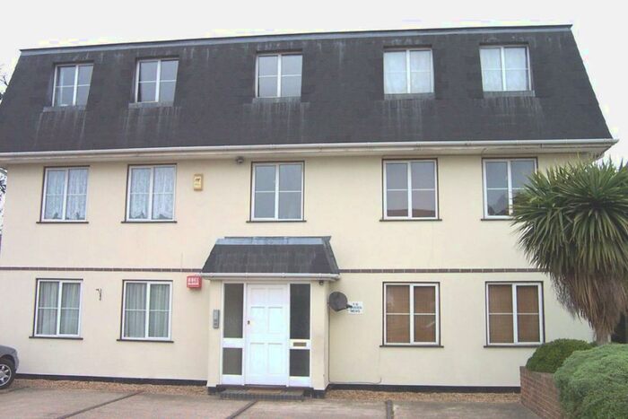 1 Bedroom Flat To Rent In Close To Station, SL1