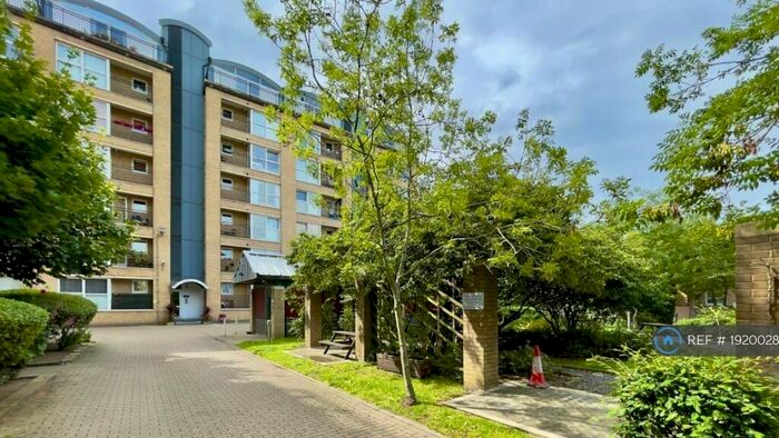 2 Bedroom Flat To Rent In Tivoli Court, London, SE16