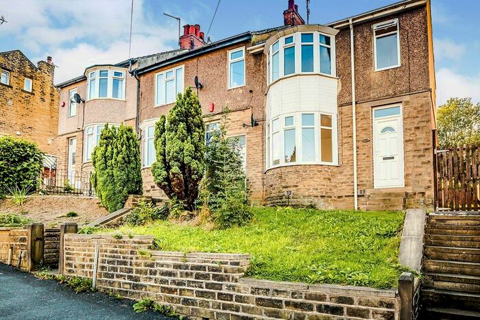 3 Bedroom Terraced House To Rent In Newsome Road, Newsome, Huddersfield, HD4