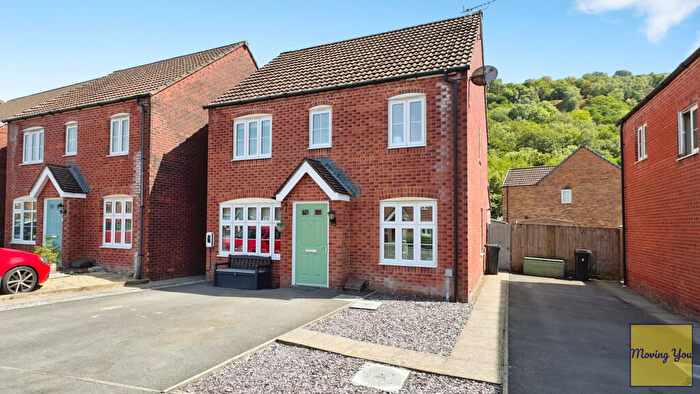 3 Bedroom Detached House For Sale In Ffordd Danygraig, Godrergraig, Swansea, SA9