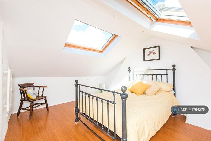 3 Bedroom Maisonette To Rent In Ditchling Rise, Brighton, BN1