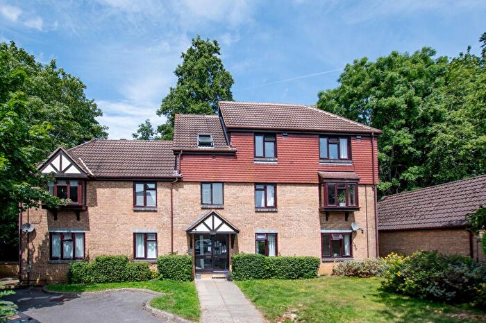 1 Bedroom Flat For Sale In Dairymans Walk, Guildford, GU4