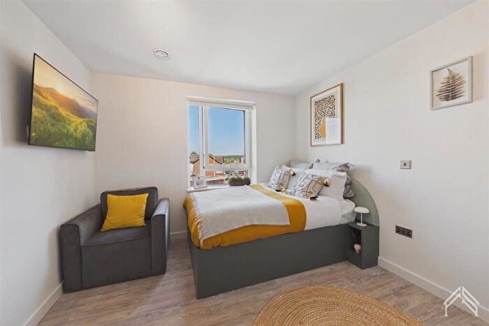 Apartment To Rent In Clarence Street, Kingston Upon Thames London, KT1