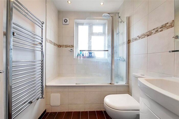 4 Bedroom Terraced House To Rent In Sandringham Road, Golders Hill Park, NW11
