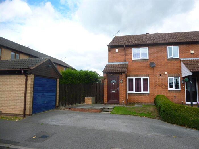 2 Bedroom Semi-Detached House To Rent In Holdenby Close, Retford, DN22