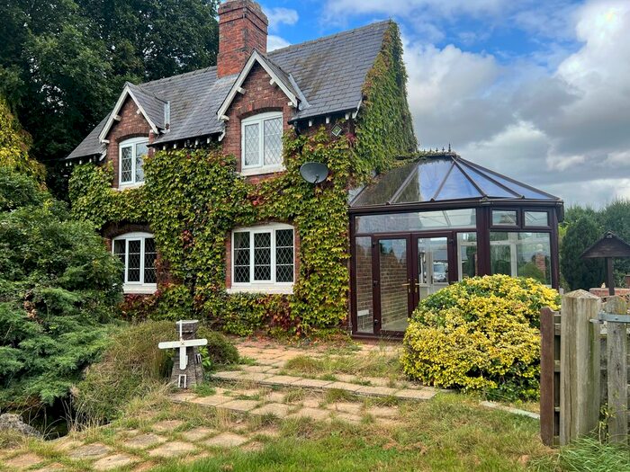 3 Bedroom Detached House For Sale In Linton Woods Lane, Linton On Ouse, York, YO30