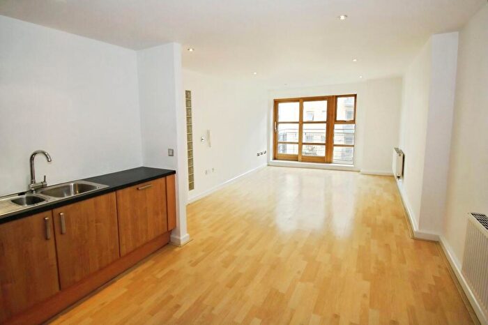 2 Bedroom Flat To Rent In Regents Quay, Brewery Wharf, Leeds, LS10