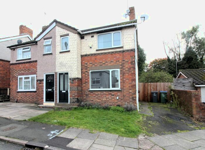 3 Bedroom Semi-Detached House To Rent In Whitehouse Avenue, Darlaston, Wednesbury, WS10