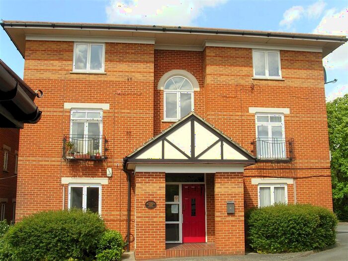 2 Bedroom Flat To Rent In Braithwaite Court, Alwyn Gardens, Hendon, NW4
