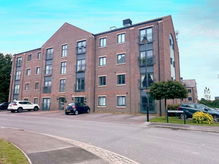 2 Bedroom Flat To Rent In Heritage Way, Gosport, PO12