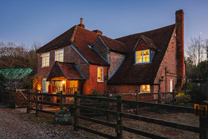 5 Bedroom Detached House For Sale In Weedon Hill, Hyde Heath, HP6