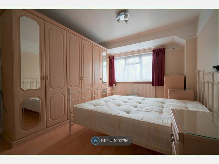 1 Bedroom Flat To Rent In Princes Avenue, London, W3