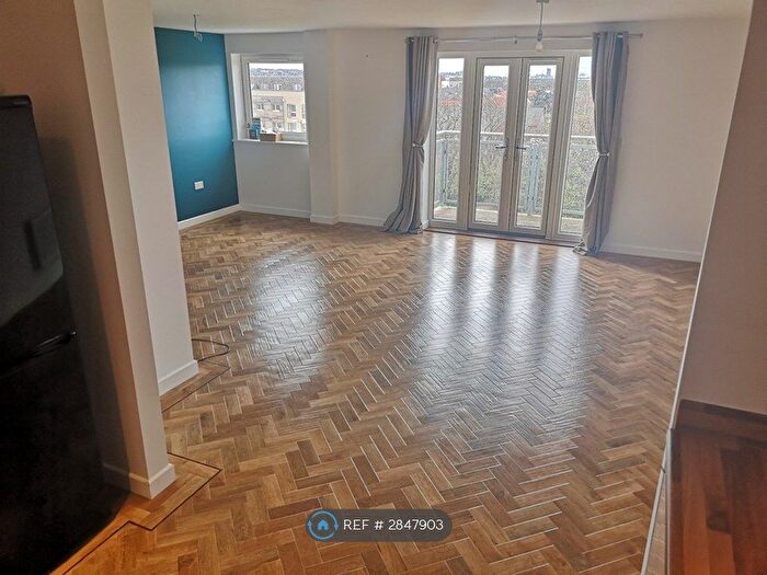 2 Bedroom Flat To Rent In Homberg House, Dartford, DA1