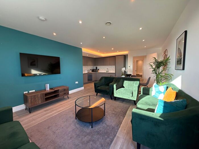 3 Bedroom Flat To Rent In Harlequin Avenue, Brentford, TW8