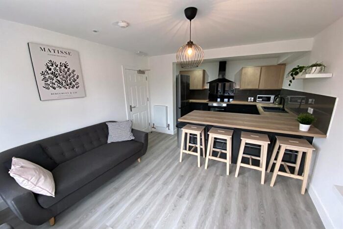 5 Bedroom Detached House To Rent In Pelham Crescent, Beeston, NG9