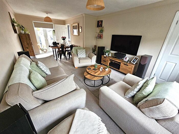 3 Bedroom End Of Terrace House For Sale In Johnson Close, Bere Alston, Yelverton, PL20