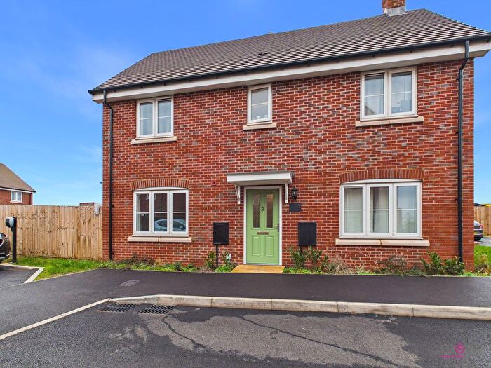 3 Bedroom Property To Rent In Emery Avenue, Gloucester, GL1