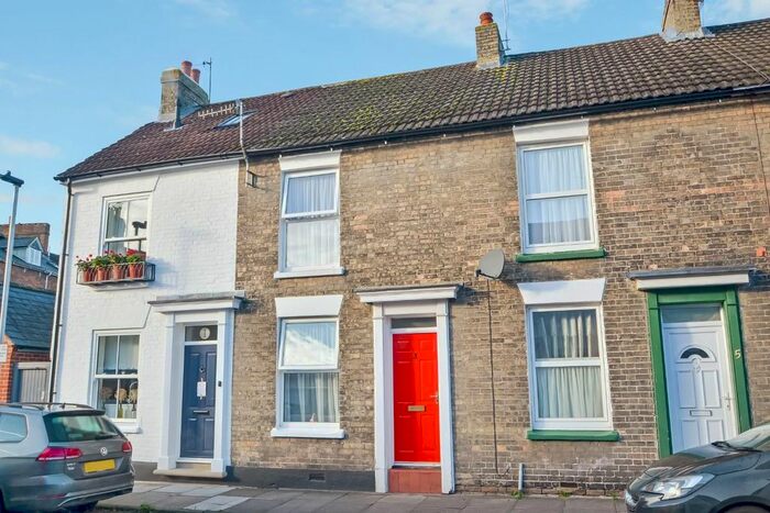 2 Bedroom Terraced House To Rent In South Street, Salisbury, SP2