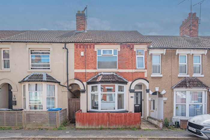 3 Bedroom Terraced House For Sale In Gordon Street, Rothwell, Kettering, NN14
