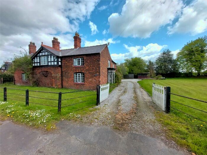 3 Bedroom Semi-Detached House To Rent In Bostock, Middlewich, Cheshire, CW10