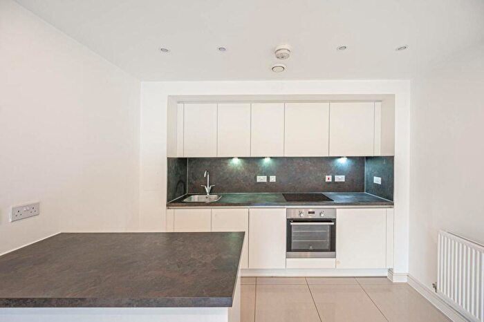 1 Bedroom Flat To Rent In Shearwater Drive, Hendon, London, NW9